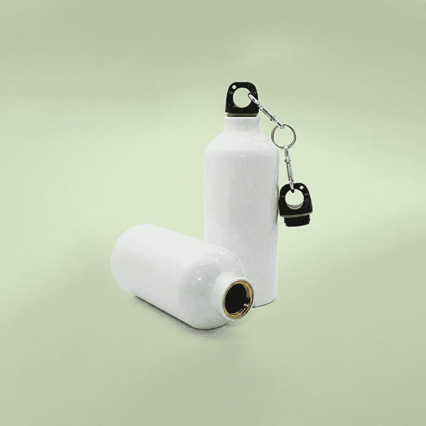 Aluminium sublimation bottle with black cap and keychain, ideal for personalized branding and gifts.